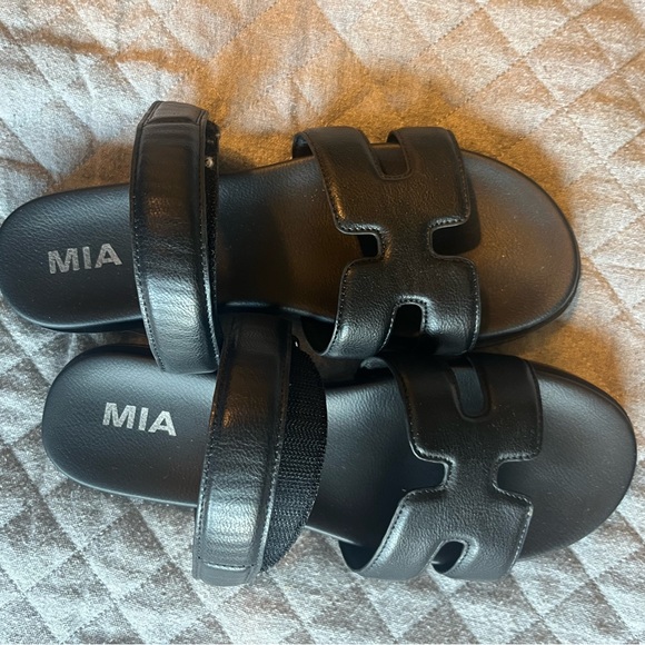 MIA Black Casual Slides - Picture 1 of 1